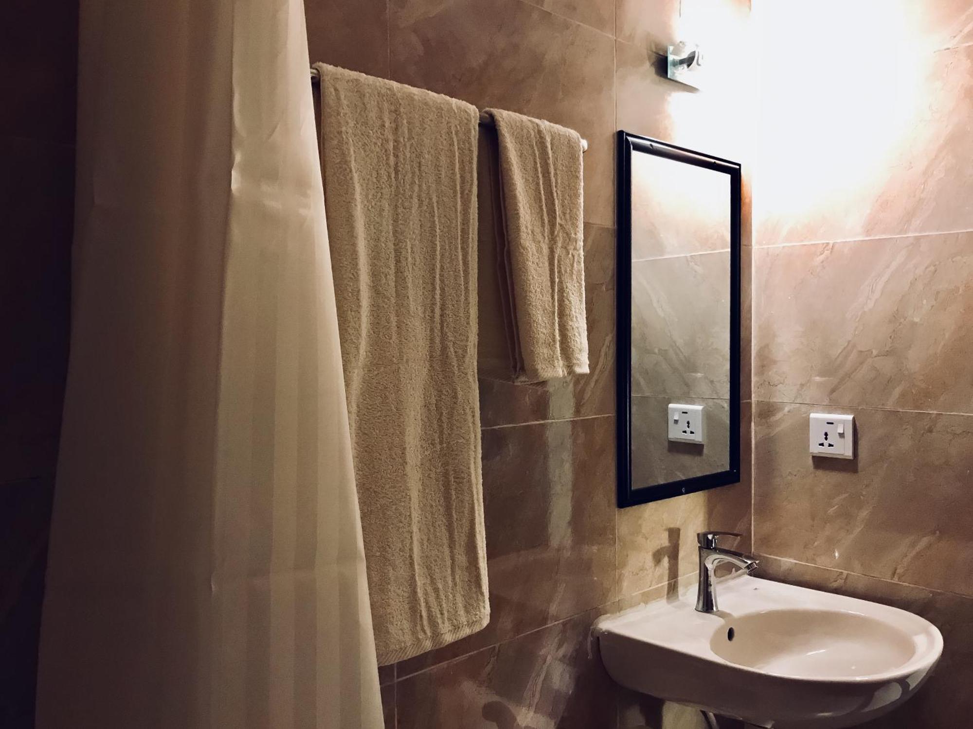 Q Palace Hotel Comilla Eksteriør billede